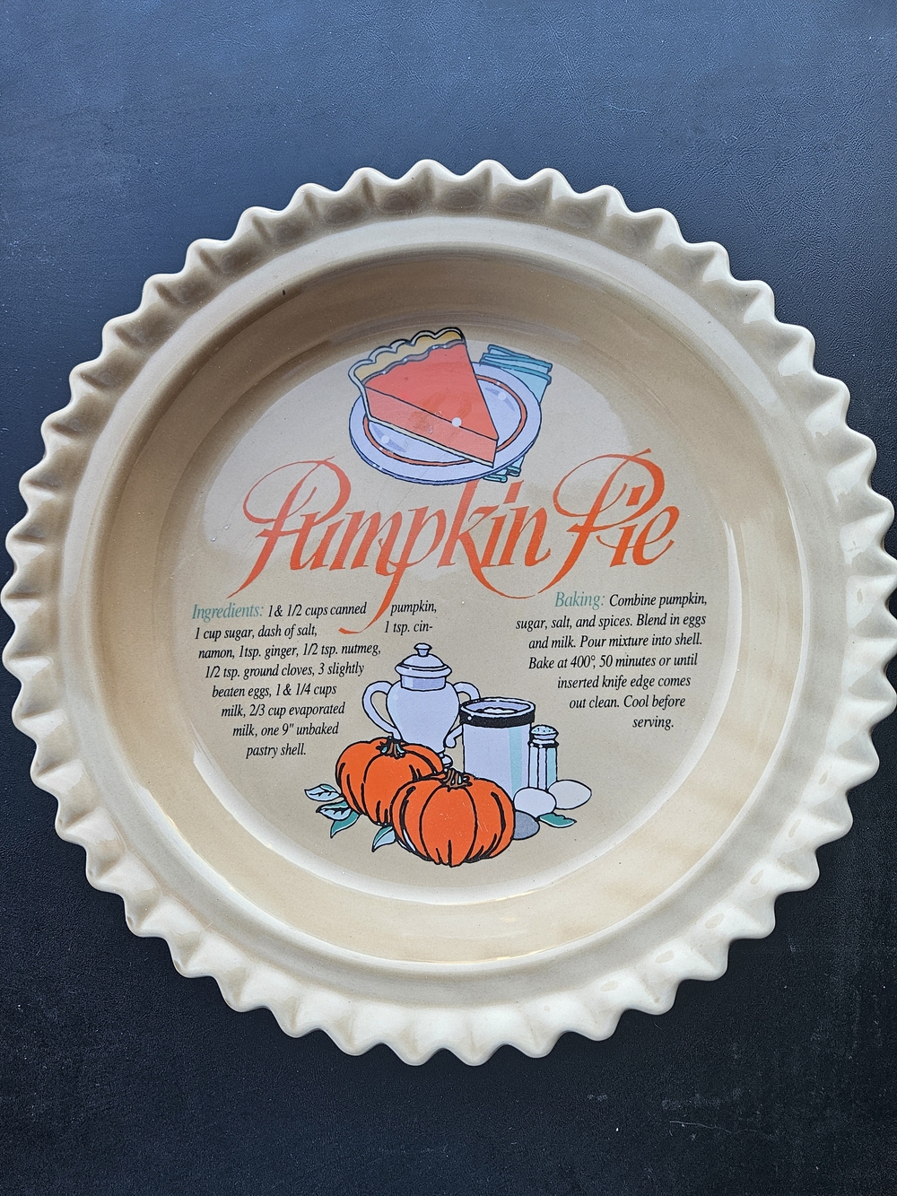 Pumpkin Pie Ceramic Pie Dish - Taiwan Cream with Orange Graphics